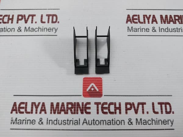 Plastic maintaining clamp for RGZ socket