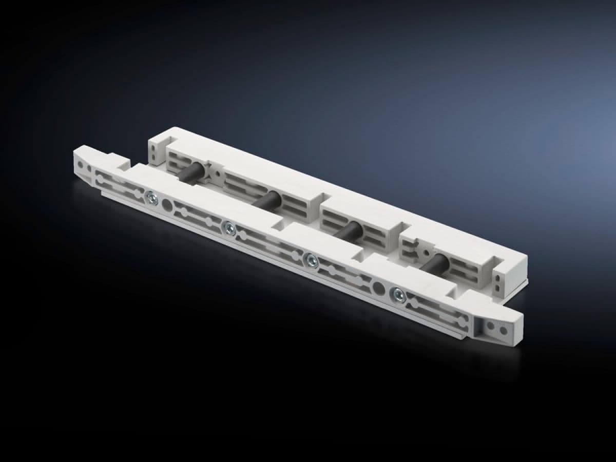 End support for fuse-switch disconnector section