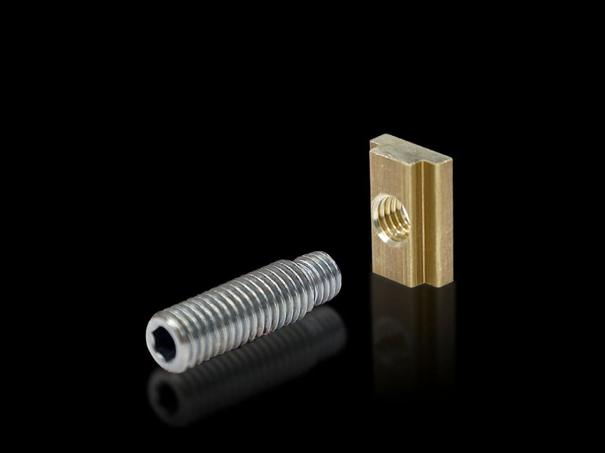 طرف studs لـ Maxi-PLS